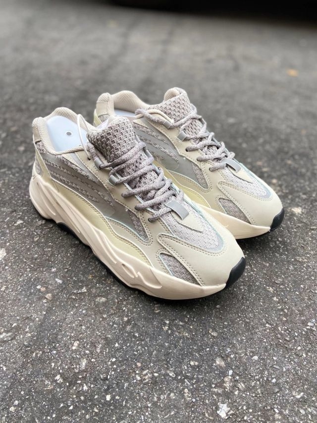 Adidas 700 hot sale static