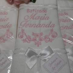 comprar-toalha-batizado-batismo-bordada-personalizada-bebê-menina