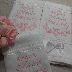 comprar-toalha-batizado-batismo-bordada-personalizada-bebê-menina