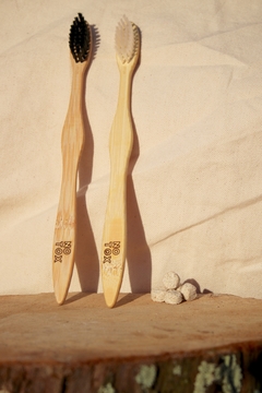 Escova de bambu