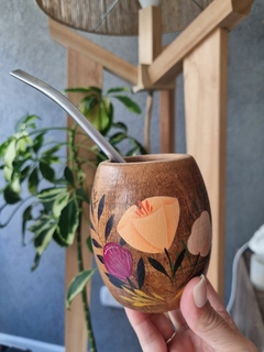 Mate de madera algarrobo pintado