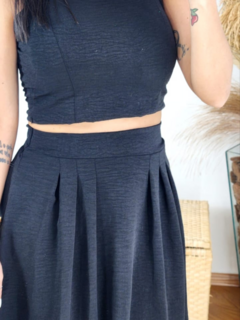 Conjunto Saia e Cropped Crepe Duna na internet