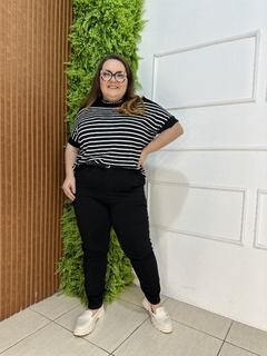 CALÇA SARJADA COM CINTO MONTARIA PLUSSIZE