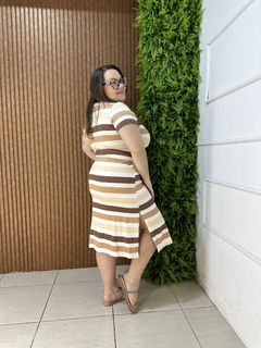 VESTIDO MIDI BÁSICO COM BOLSOS LISTRADO BEGE/MARROM - comprar online