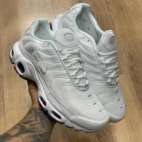 Air max plus branco e cinza discount