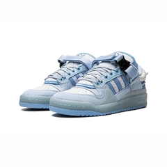 FORUM BUCKLE LOW - BAD BUNNY "BLUE TINT" - comprar online