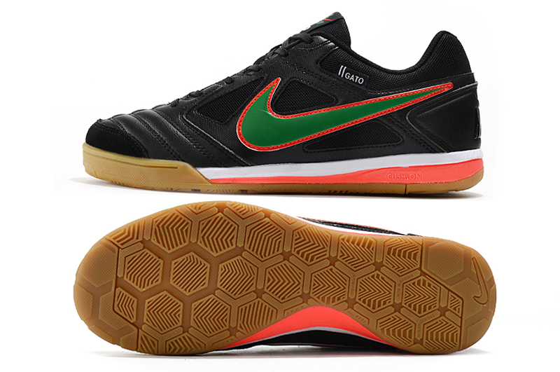 NIKE SB GATO X SUPREME Futsal