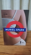 Muy Lejos De Kensington - Muriel Spark