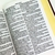 biblia-sagrada-rc-letra-grande-com-harpa-avivada-e-corinhos-luxo-semiflexivel-marrom-editora-ebenezer-sku-45901-detalhe-interno