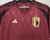  Camisa-Bélgica-Home-Temporada-2024-2025-Patrocínio-Adidas-Diabos Vermelhos-Grená-Template-Losangos-Coroas-Arquitetura-Fashion-Dourado-Preto-Escudo-Calção-Meiões. 