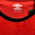 Camisa-masculina-Athletico Paranaense-home-titular-temporada-2023-2024-Umbro-vermelha-preto-faixas diagonais-gola redonda-punhos-escudo-logo-nuca-frase-calção-meiões. 
