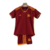 Conjunto-infantil-Roma-temporada-2023-2024-patrocínio-Adidas-home-titular-vermelho-amarelo-Lupetto-logo-numeração-calção-meiões. 