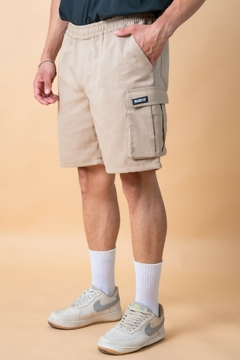 BERMUDA CARGO MOM BEIGE - comprar online