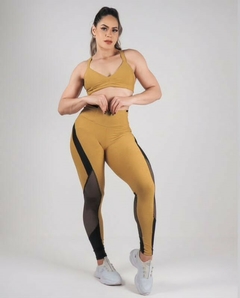 CONJUNTO MB DOURADO LEGGING COM DETALHE DE TELA ALTA COMPRESSÃO EXCLUSIVO na internet