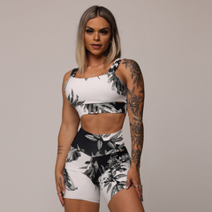 SHORT EMPINA BUMBUM FLORESTA NEGRA PREDOMINÂNCIA BRANCO EXCLUSIVO - comprar online