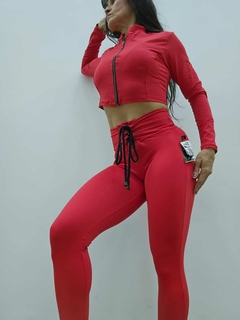 CONJUNTO LEGGING COM TOP E CASAQUINHO VERMELHO COM PRETO - comprar online