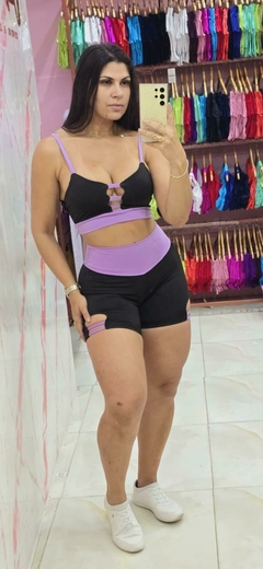 Imagen de CONJUNTO VÁRIAS CORES SHORT DETALHE NA PERNA E TOP