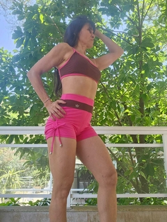 CONJUNTO BICOLOR SHORT PINK COM TOP MARROM EXCLUSIVO