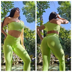 CONJUNTO GLOSSY LEGGING CÓS "V" COM TOP COM UMA MANGUINHA VÁRIAS CORES EXCLUSIVO na internet