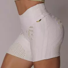 Short Empina Bumbum Jacquard Dots Branco