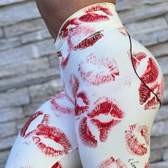 LEGGING CORAÇÃO EMPINA BUMBUM RED KISS EXCLUSIVA on internet