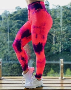 LEGGING JAQGUARD EMPINA BUMBUM TIE DYE EXPLOSÃO DE PAIXÃO