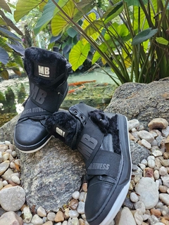 BOTA MB MUSA FITNESS HARDCOREFOOTWEAR LIMITED PRETO COM PELÚCIA