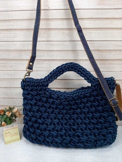 Alça para bolsa de crochê fio de malha jeans 125x1,5 cm na internet