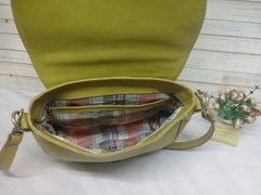Bolsa transversal couro legítimo com pingente franja amarelo - comprar online