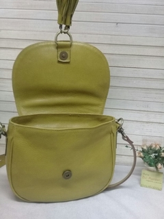 Bolsa transversal couro legítimo com pingente franja amarelo na internet