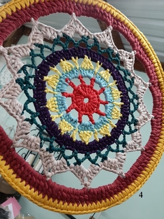 Mandala colorida de crochê fio de malha 64 cm de diâmetro. - loja online