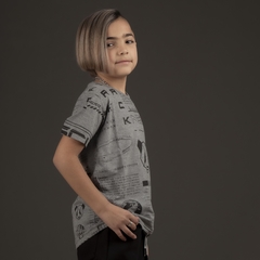 Remera Kids News Gris Claro en internet