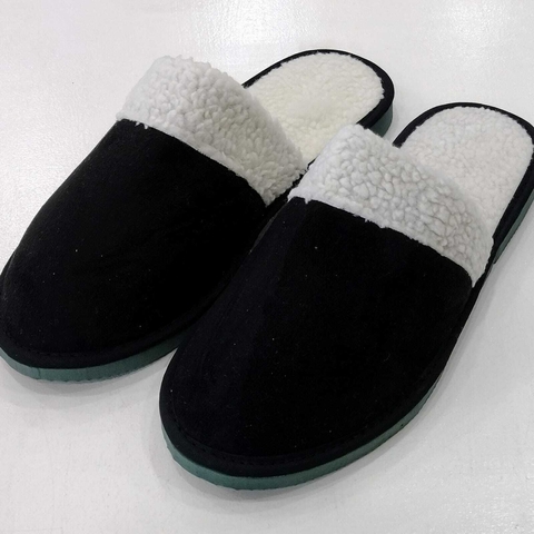 Pantufla económica con corderito