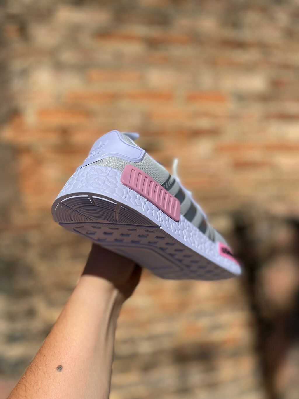 Tenis Adidas NMD Feminino Cinza e Rosa Estilo e Conforto