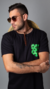 Camiseta Com Bolso Cannabis Maconha Verde - RAVEUP | A Marca de Roupas Oficial das Raves e Festivais