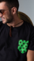 Camiseta Com Bolso Cannabis Maconha Verde na internet
