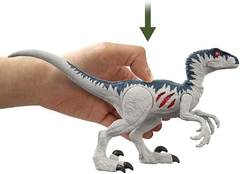 Jurassic World Dominion Extreme Damage Velociraptor Mattel - Hunter Collectibles