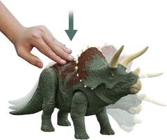 Jurassic World Dominion Roar Strikers Triceratops Mattel - tienda online