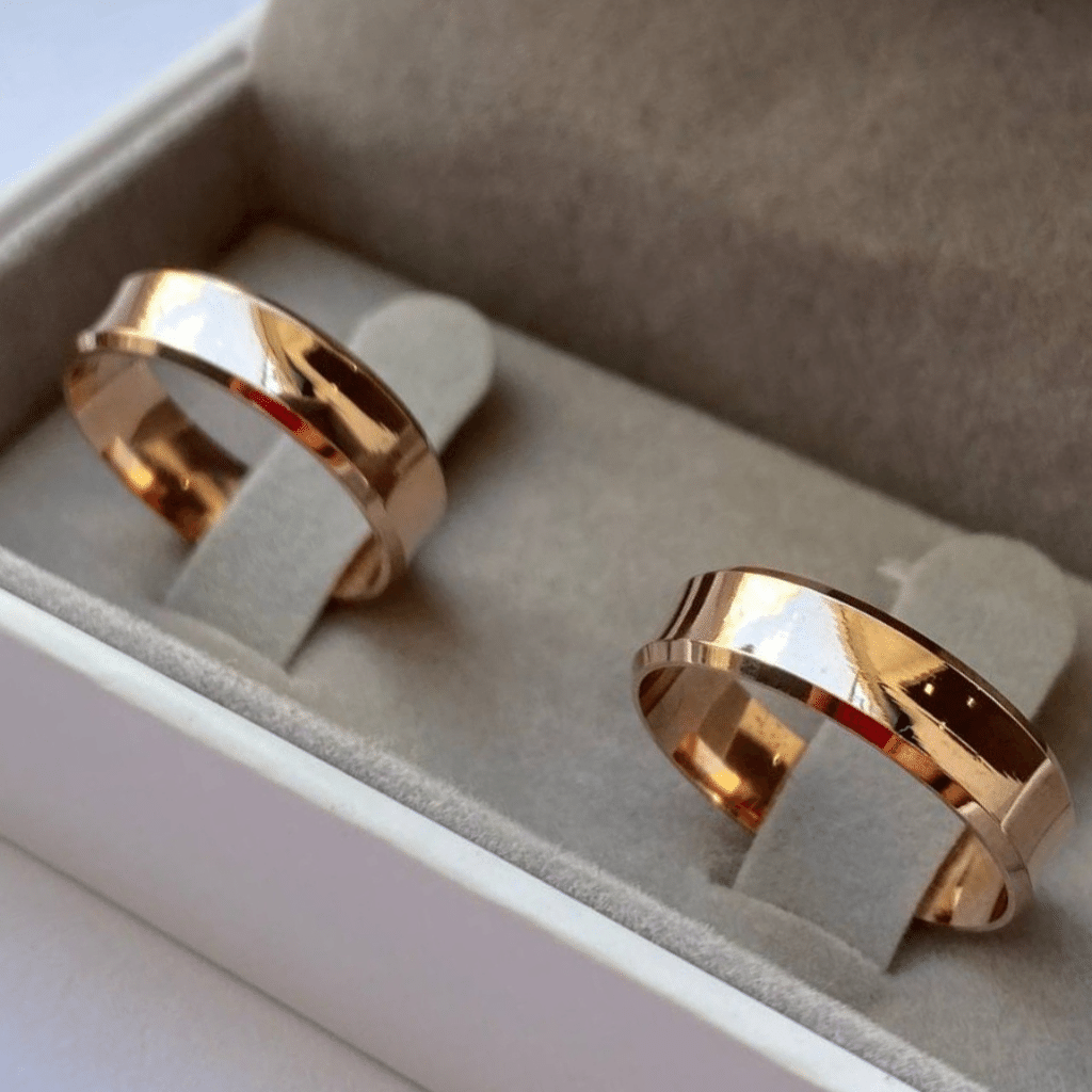 Alianças de ouro rose para casamento e noivados