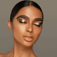 Danessa Myricks Beauty• Infinite Chrome Flakes Multichrome Gel for Eyes & Face• Hot Lava! - Beauty Glam by Kar