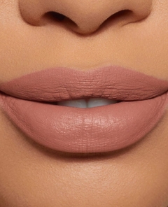 **PRE-ORDEN ** KYLIE COSMETICS - BARE VELVET LIP KIT - comprar en línea