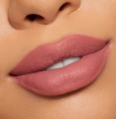 **PRE-ORDEN ** KYLIE COSMETICS -NEW CHARM VELVET LIP KIT - comprar en línea