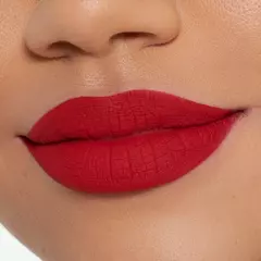 *PRE-ORDEN* NEW KYLIE HOLIDAY COLLECTION • HOLIDAY DASHING MATTE LIP KIT en internet