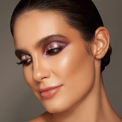 **PRE ORDEN**Danessa Myricks Beauty- Infinite Chrome Flakes Multichrome Gel for Eye & Face en internet