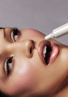 **PRE ORDEN** Rhode Skin- peptide lip treatment - Beauty Glam by Kar