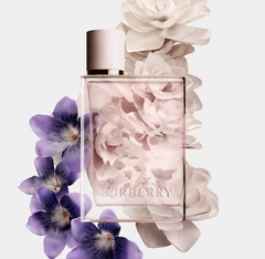 **PRE ORDEN** BURBERRY- Her Eau de Parfum Petals - comprar en línea