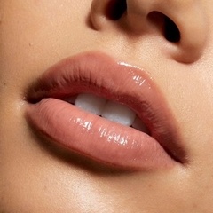 **PRE ORDEN** Kylie Cosmétics- SUPPLE KISS LIP GLAZE - comprar en línea