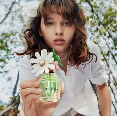 **PRE ORDEN** Marc Jacobs Fragrances -Daisy Wild Eau de Parfum - Beauty Glam by Kar