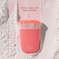 **PRE ORDEN** DAE - Fairy Duster Dry Shampoo Blending Brush - comprar en línea