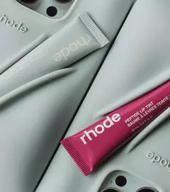 **PRE ORDEN** Rhode- lip case + lip tint - Beauty Glam by Kar